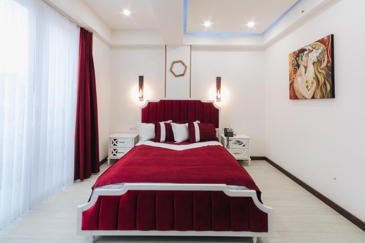 Hotel Luxin Tbilisi Esterno foto