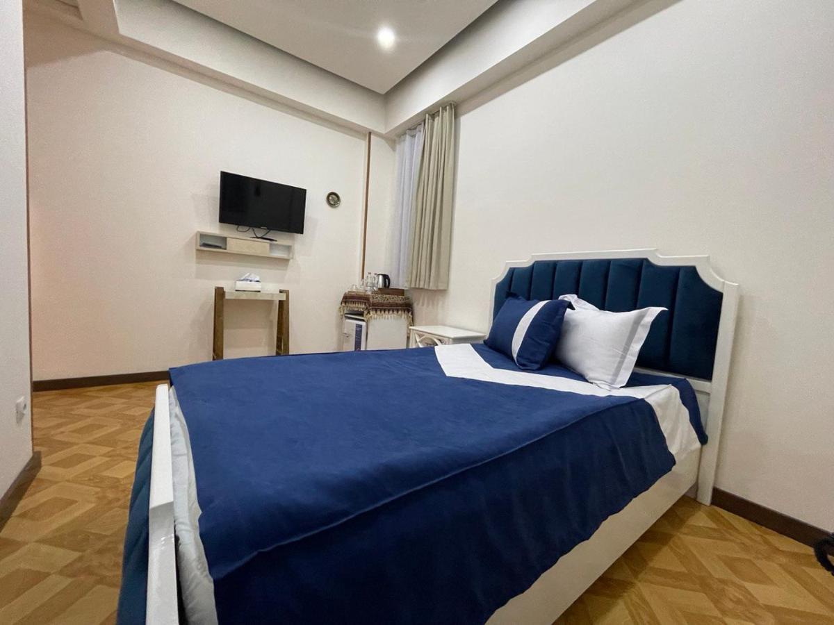 Hotel Luxin Tbilisi Esterno foto