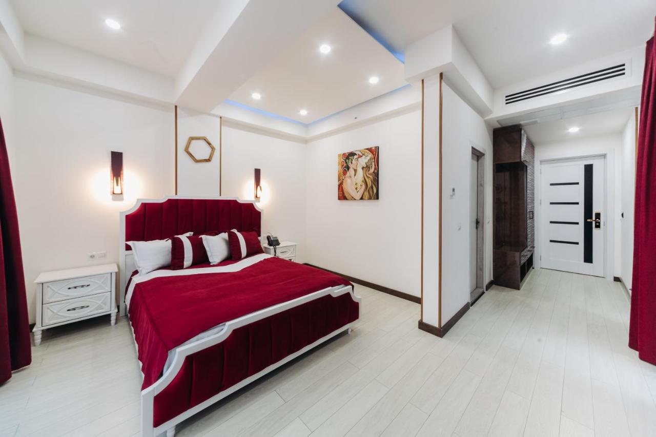 Hotel Luxin Tbilisi Esterno foto