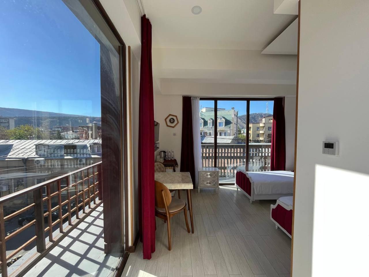 Hotel Luxin Tbilisi Esterno foto