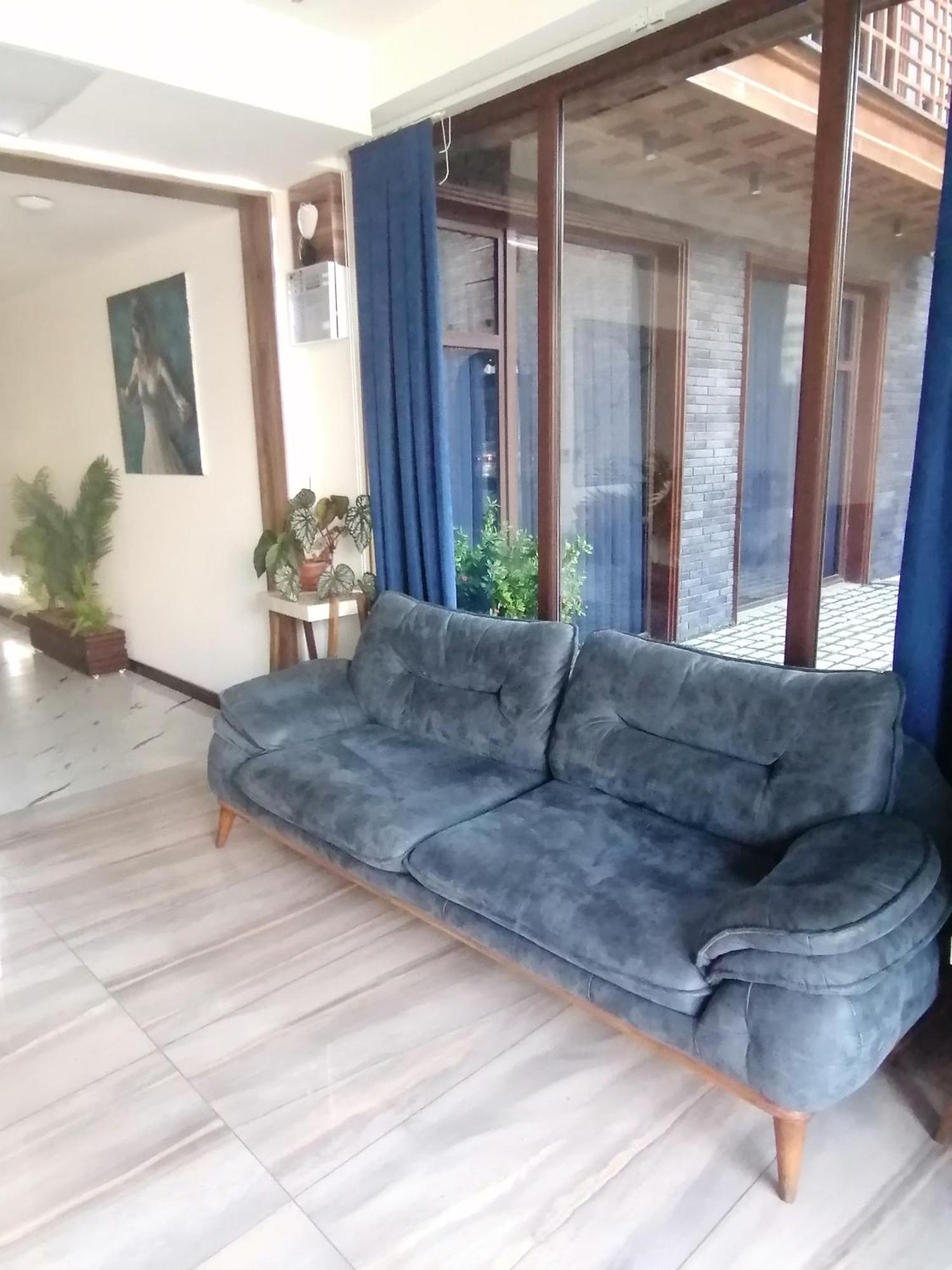 Hotel Luxin Tbilisi Esterno foto