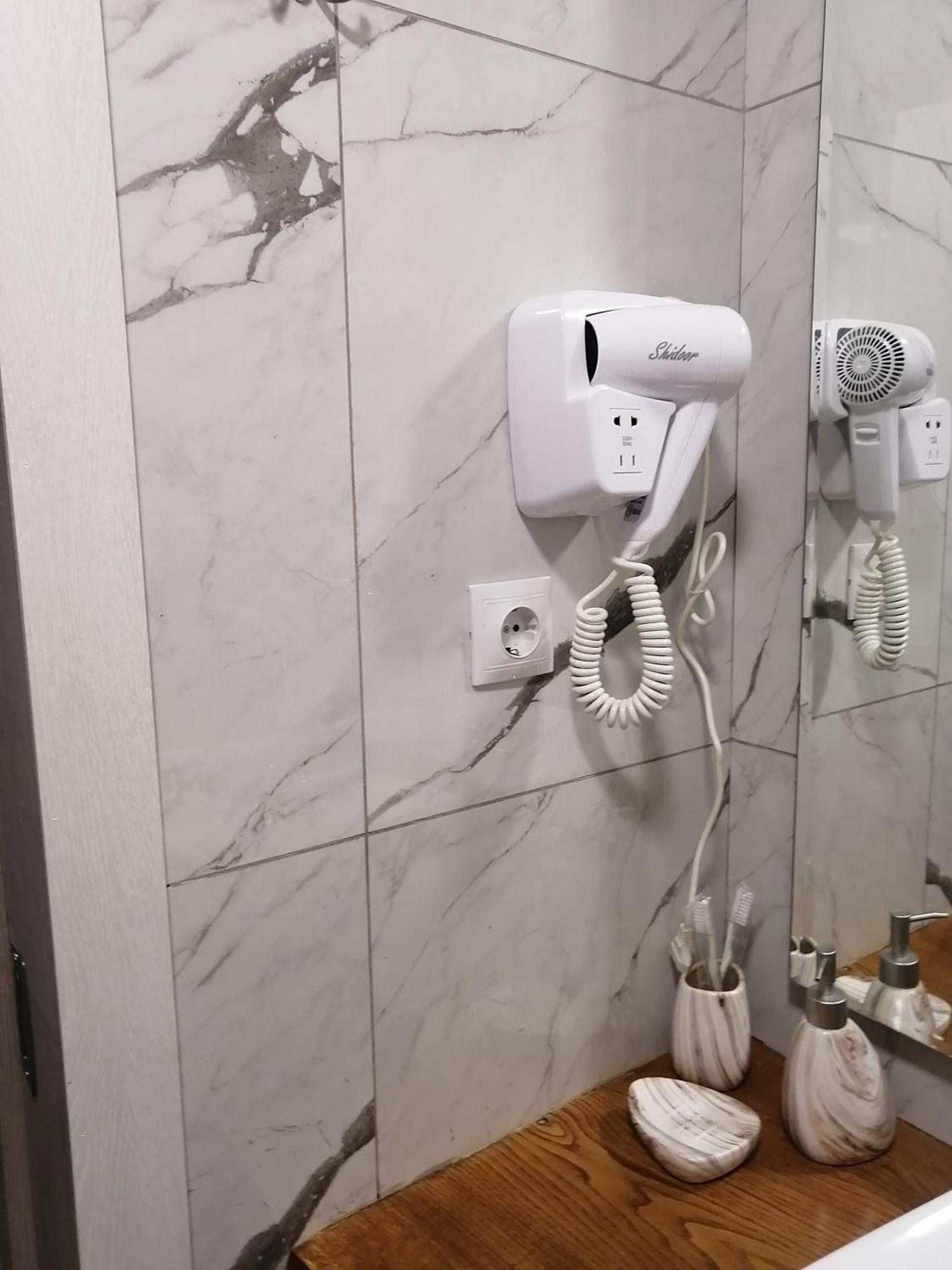 Hotel Luxin Tbilisi Esterno foto