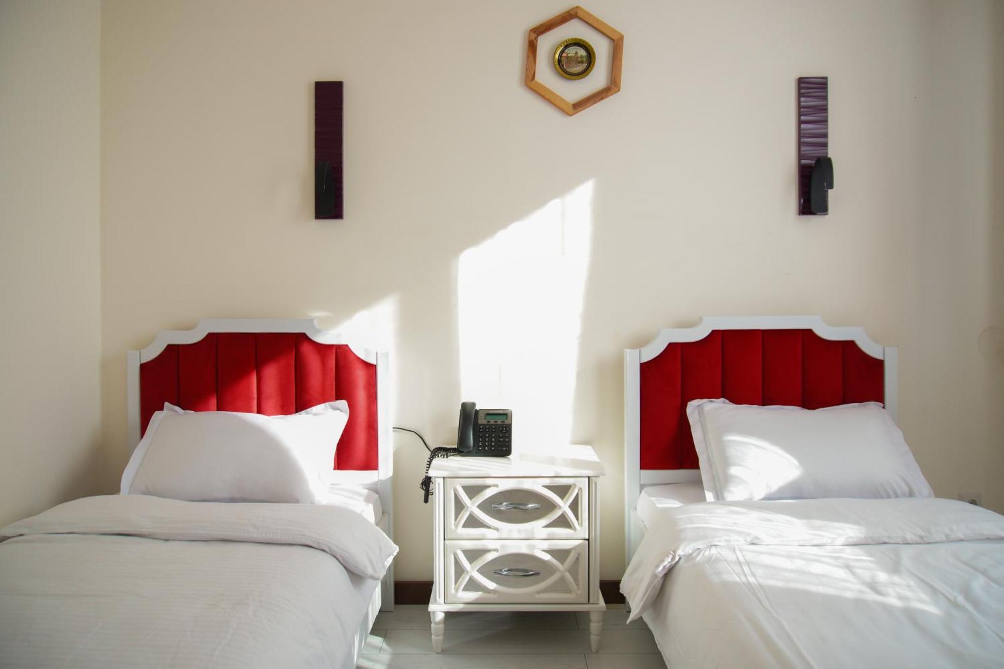 Hotel Luxin Tbilisi Esterno foto