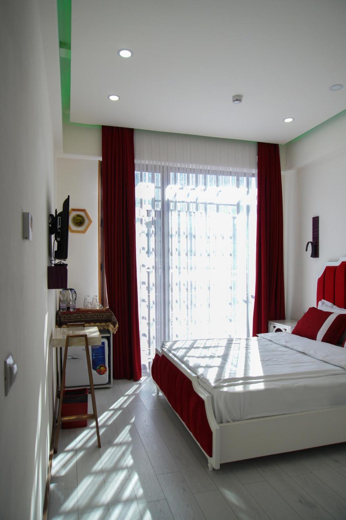 Hotel Luxin Tbilisi Esterno foto