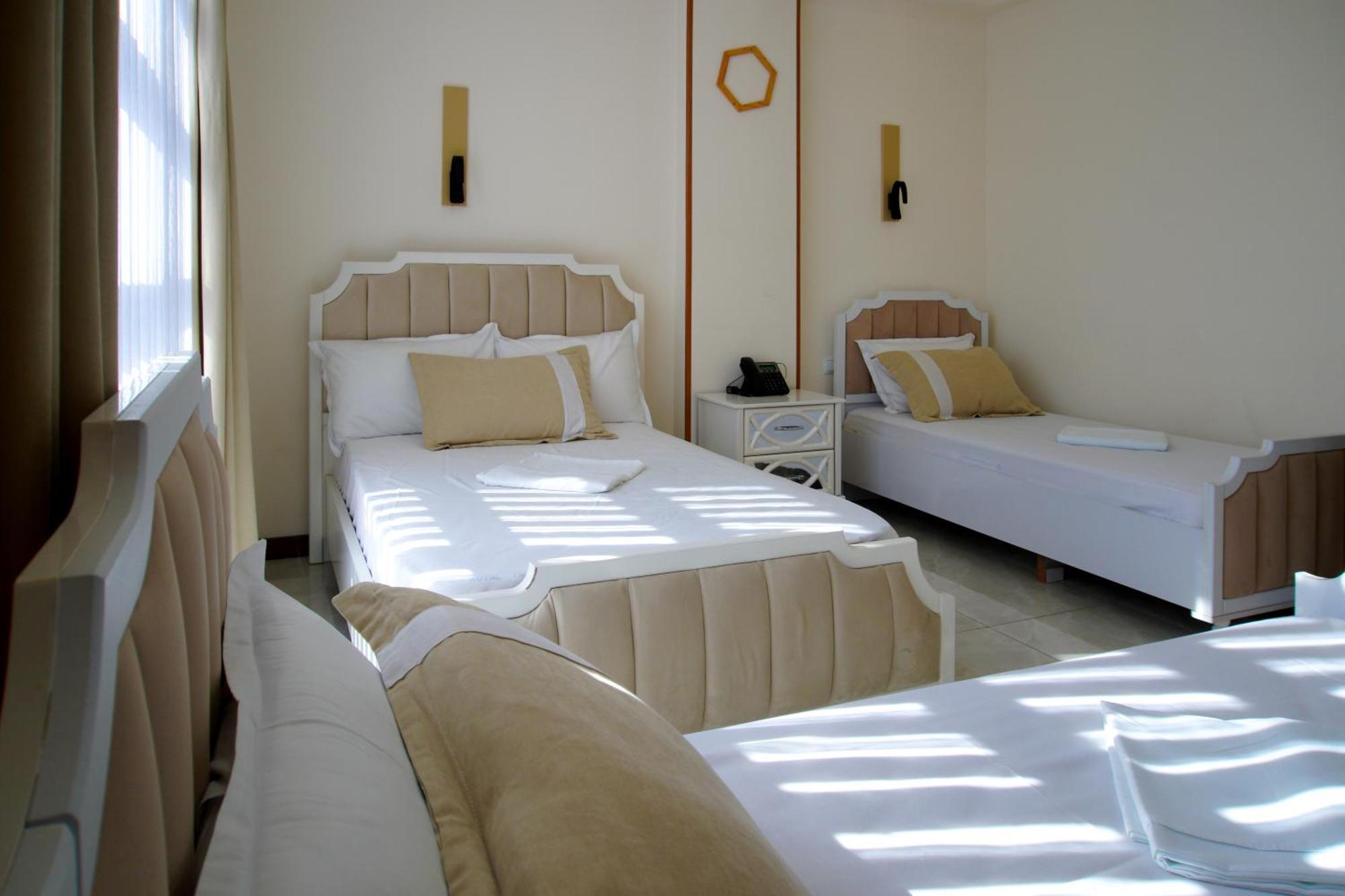 Hotel Luxin Tbilisi Esterno foto