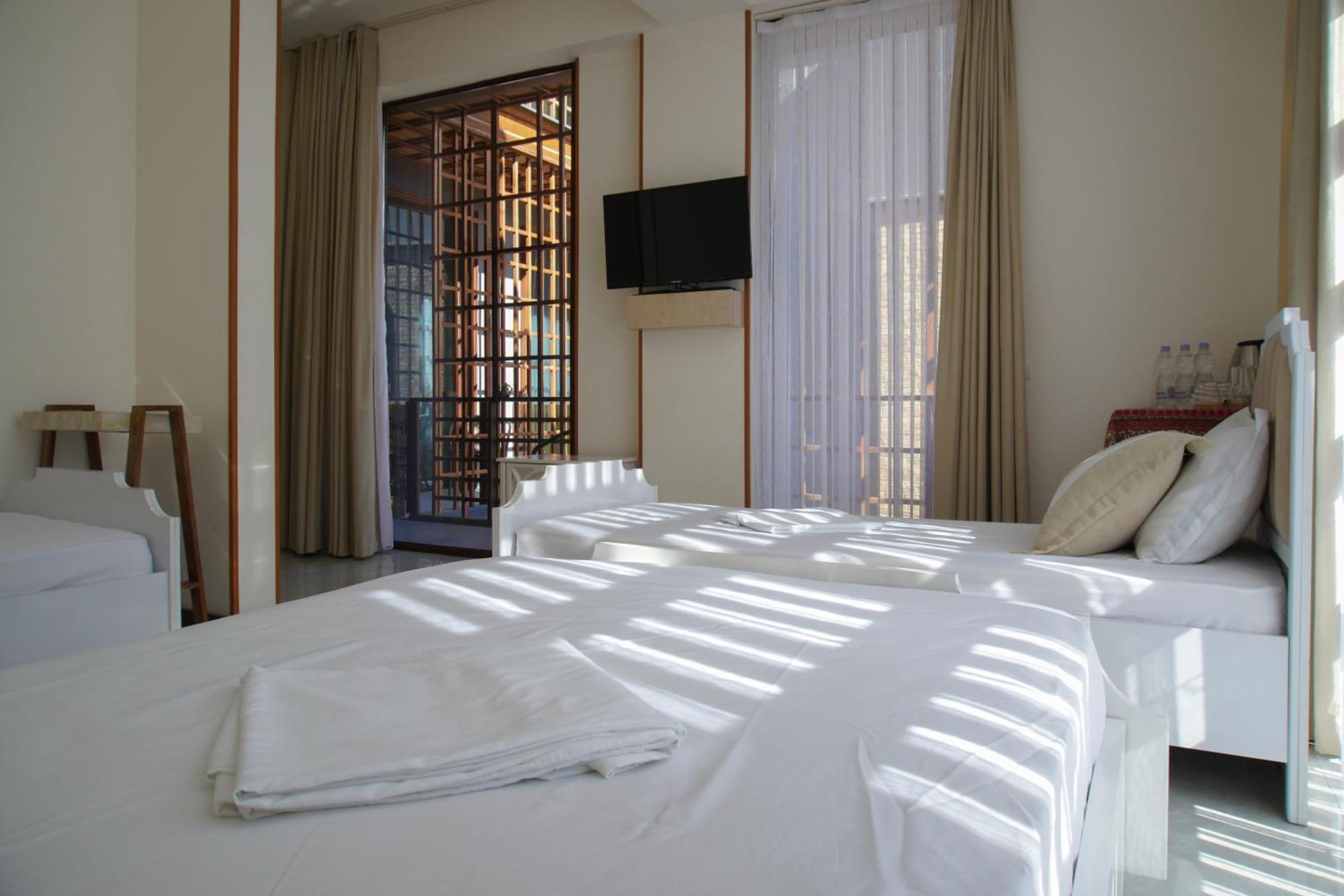 Hotel Luxin Tbilisi Esterno foto