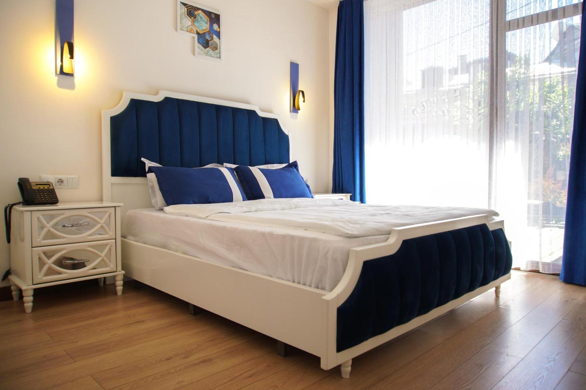 Hotel Luxin Tbilisi Esterno foto
